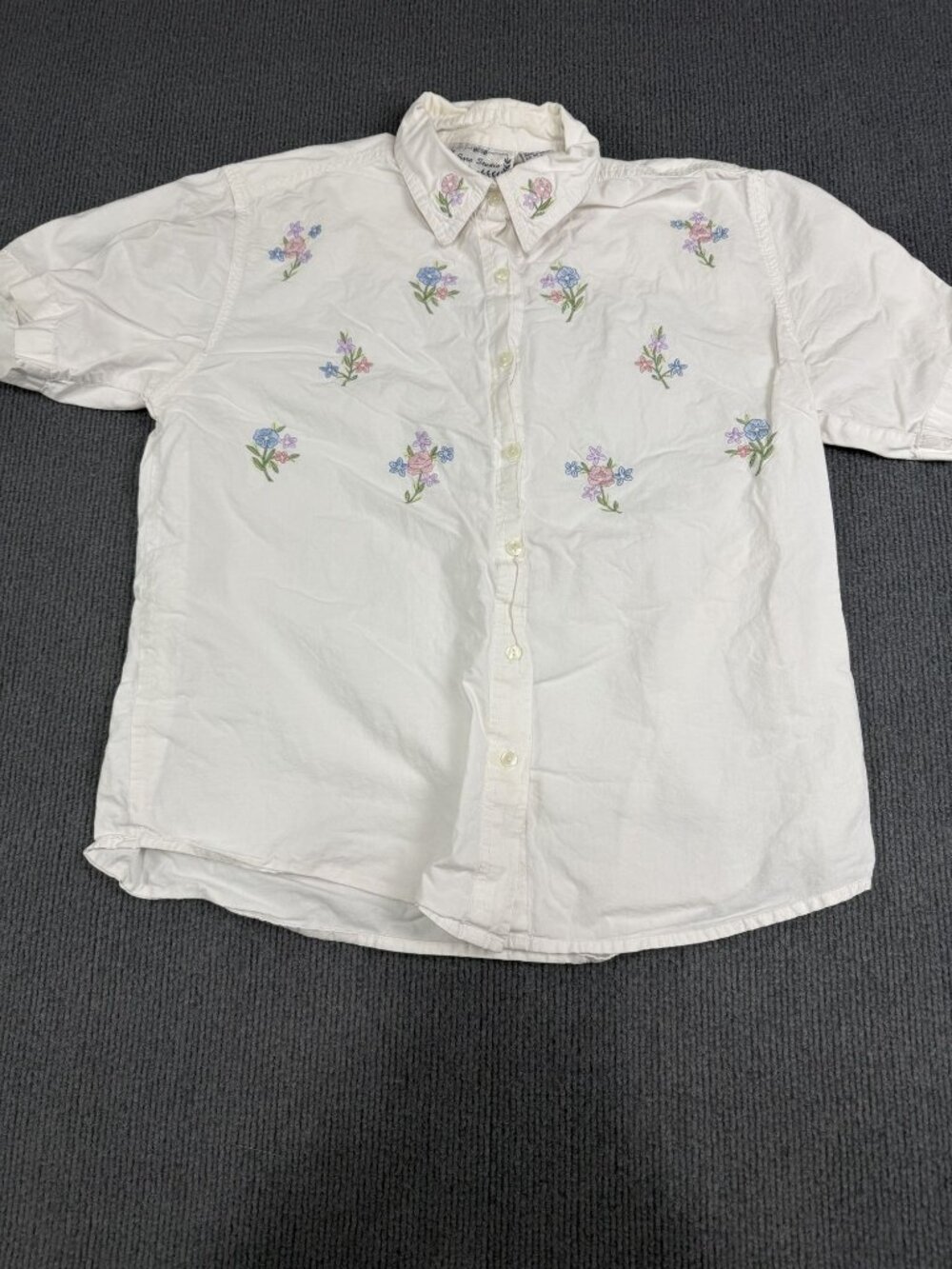 Vintage Sara Studio Womens White Floral Embroidered Button-Up Shirt L